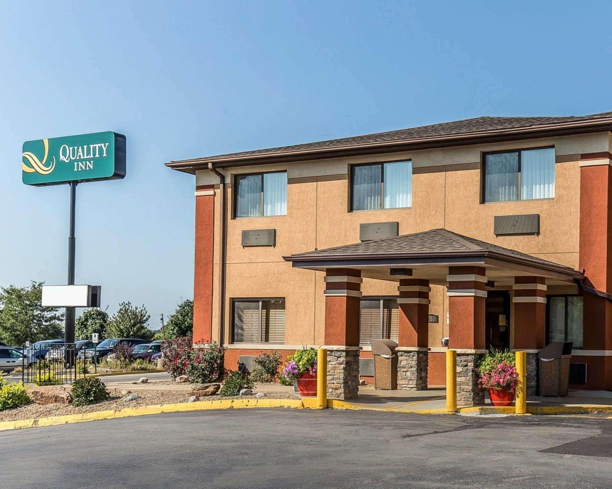 Quality Inn At Collins Road - Cedar Rapids Exterior photo